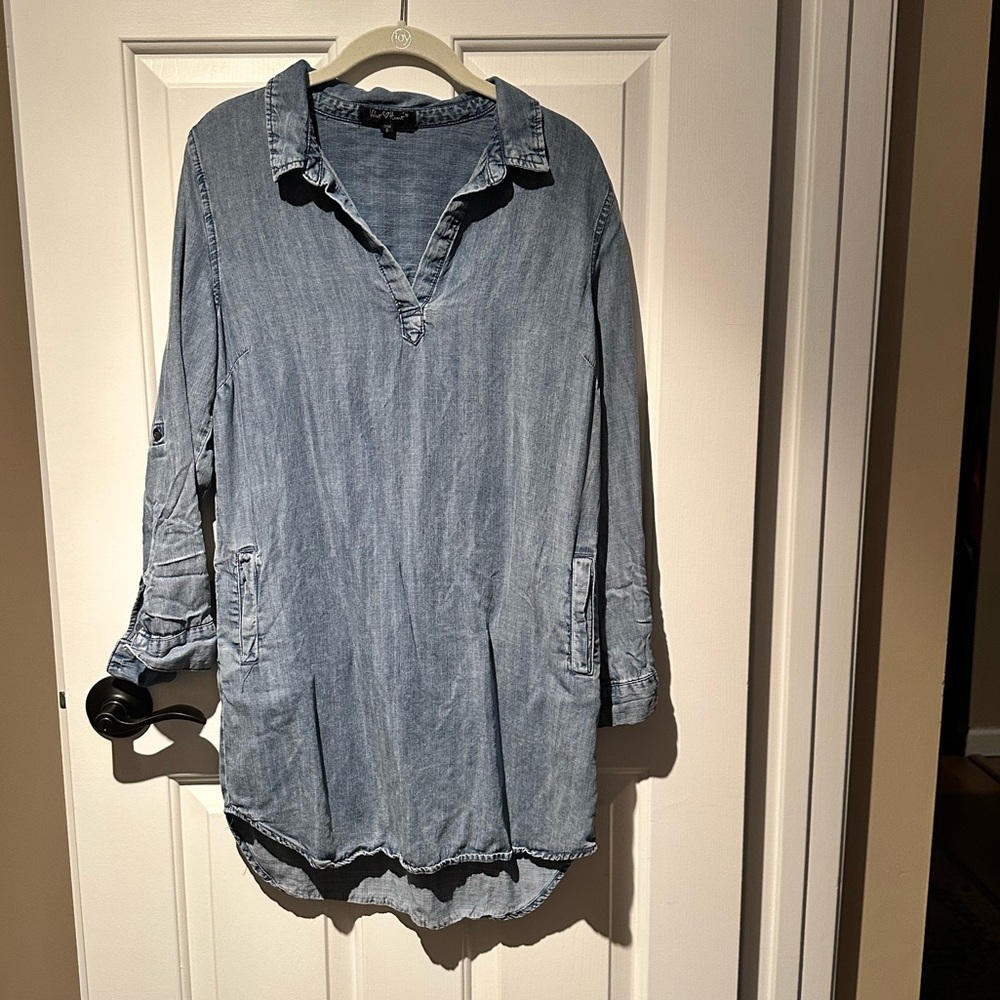 Velvet Heart Light Weight Denim Two Pocket Tunic. Size Small